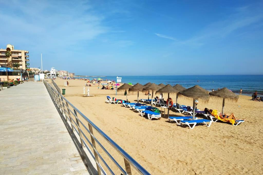 Квартира С Одной Спальней В 300 Метрах От Моря La Mata  Buitenkant foto